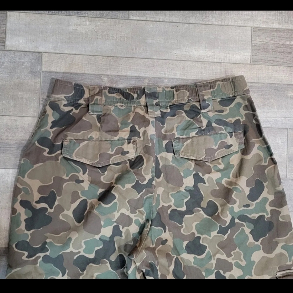 Abercrombie camo cargo pants size medium